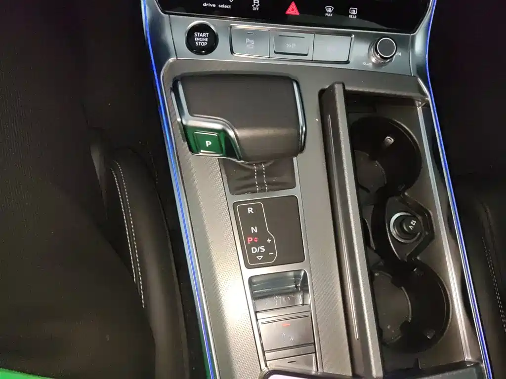 Audi A7 2023 Model 45 TFSI Premium Selection Edition фото 6