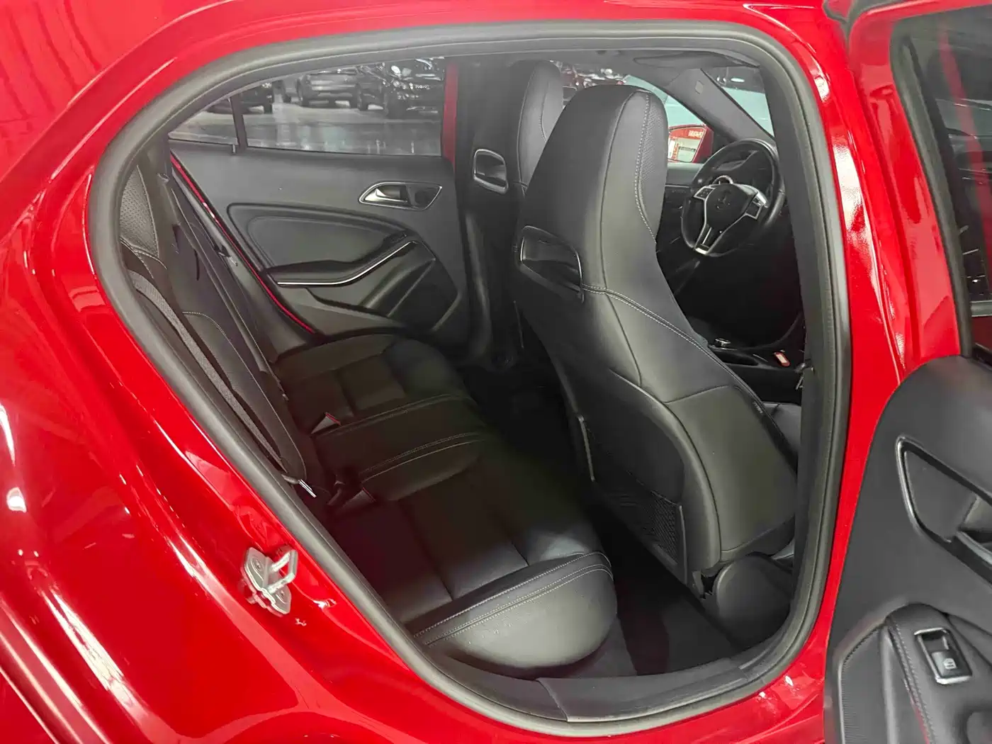 Фото 26 - Mercedes-Benz GLA