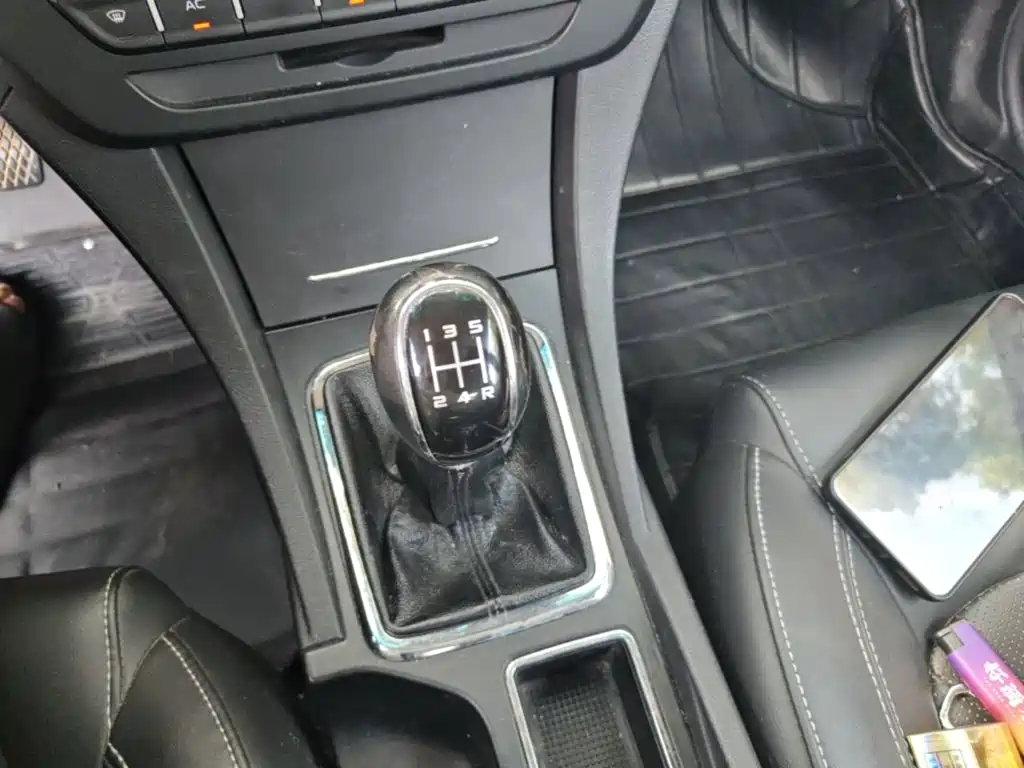 Фото 21 - Geely Emgrand