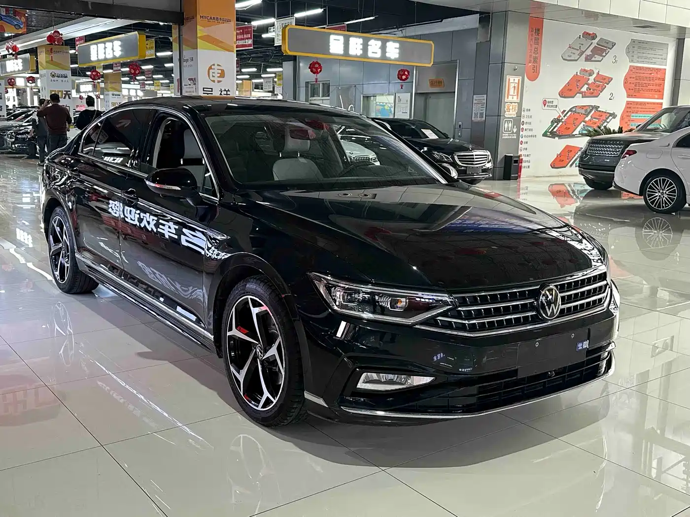 Volkswagen Magotan 2023 Model 2 Million Commemorative Edition 330TSI DSG Luxury фото 3