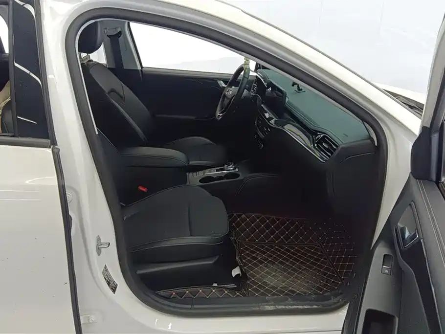 FORD FOX