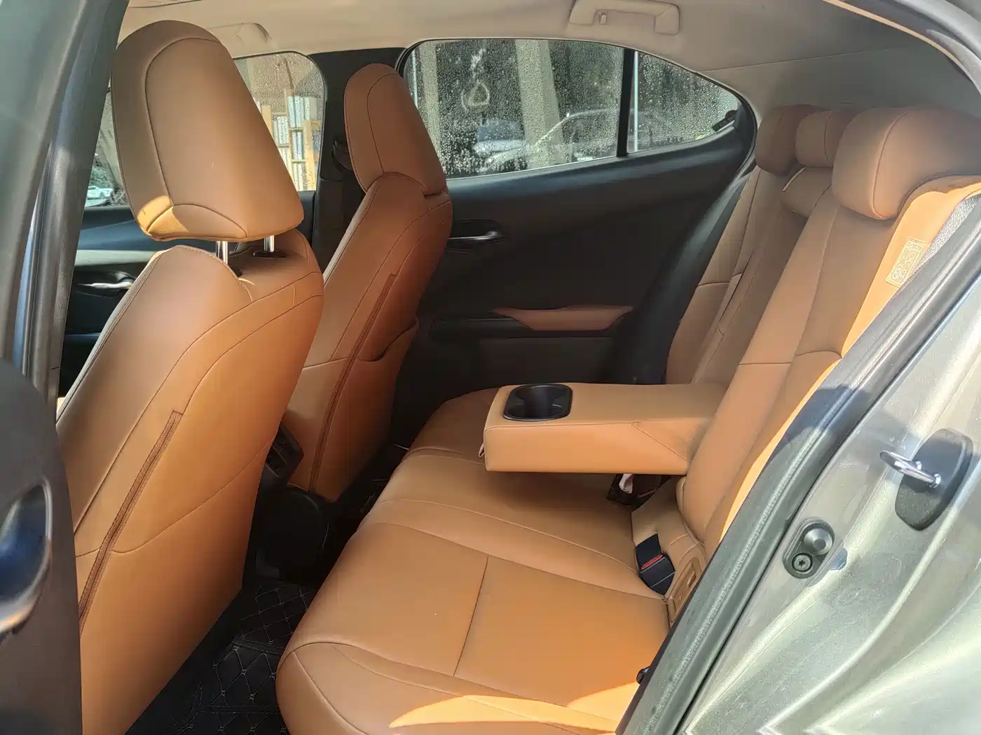 Lexus UX 2020 2020 260h Explore Fun Edition