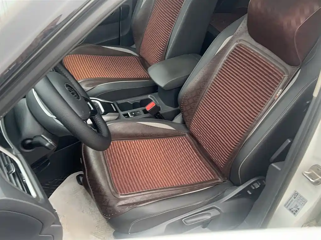 VOLKSWAGEN T-ROC EXPLORING SONGS