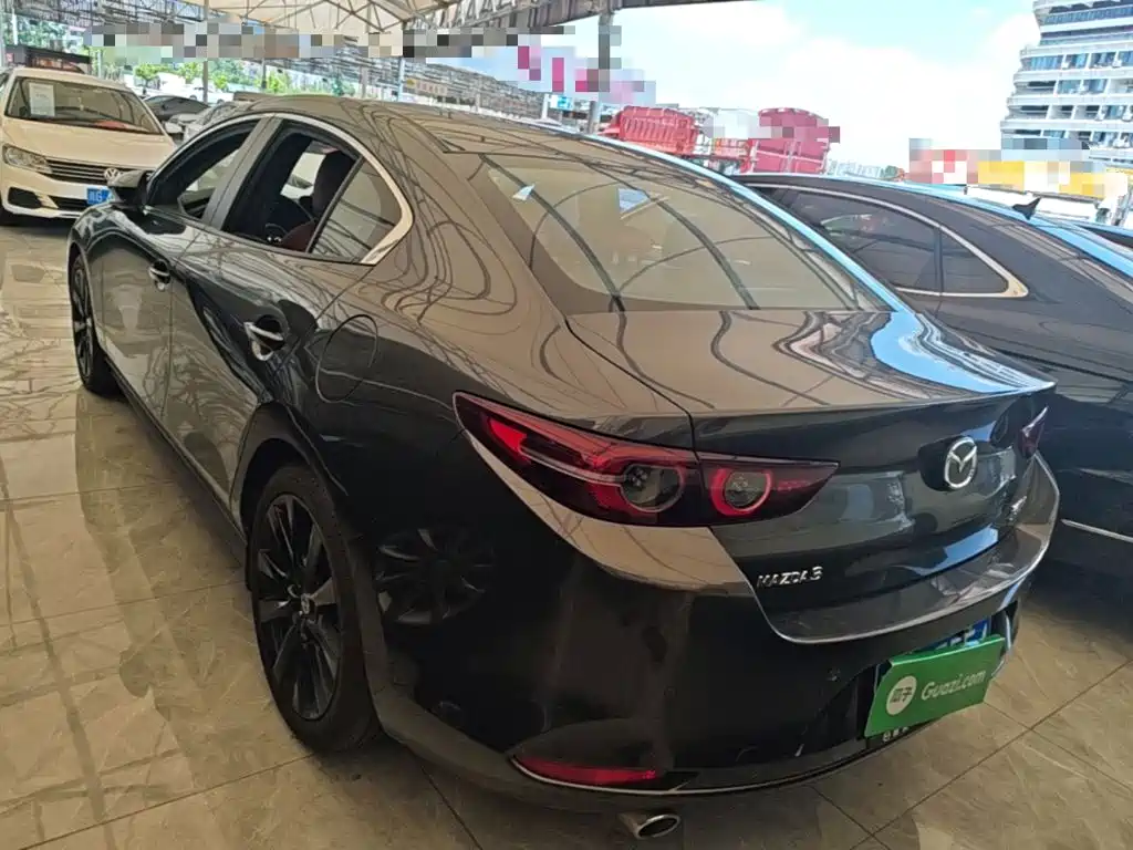 2025 Mazda Mazda3 Axela
