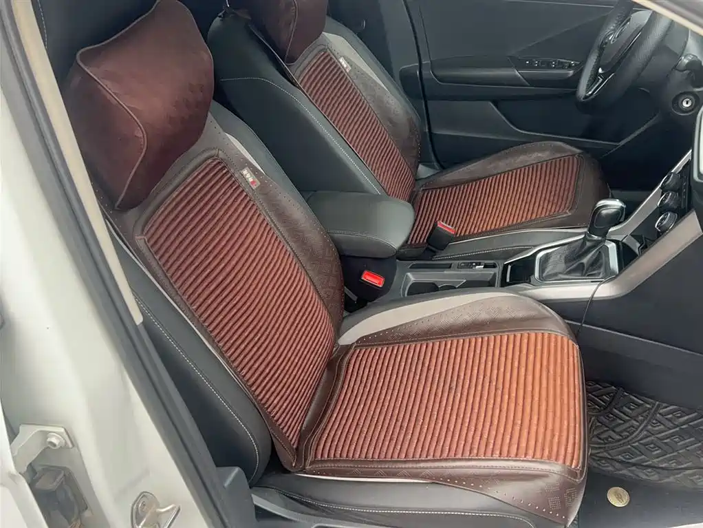 VOLKSWAGEN T-ROC EXPLORING SONGS