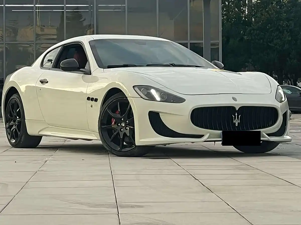 Maserati GranTurismo 2013 4.7L Sport F1 фото 3