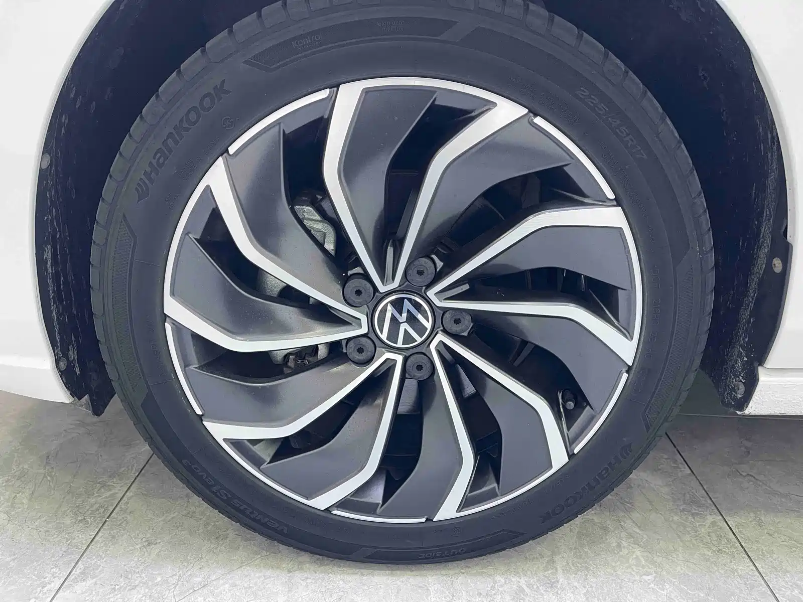 Фото 16 - Volkswagen Golf