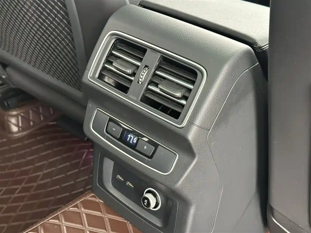 Audi Q5L 2024 Model 40 TFSI Luxury Elegance фото 19