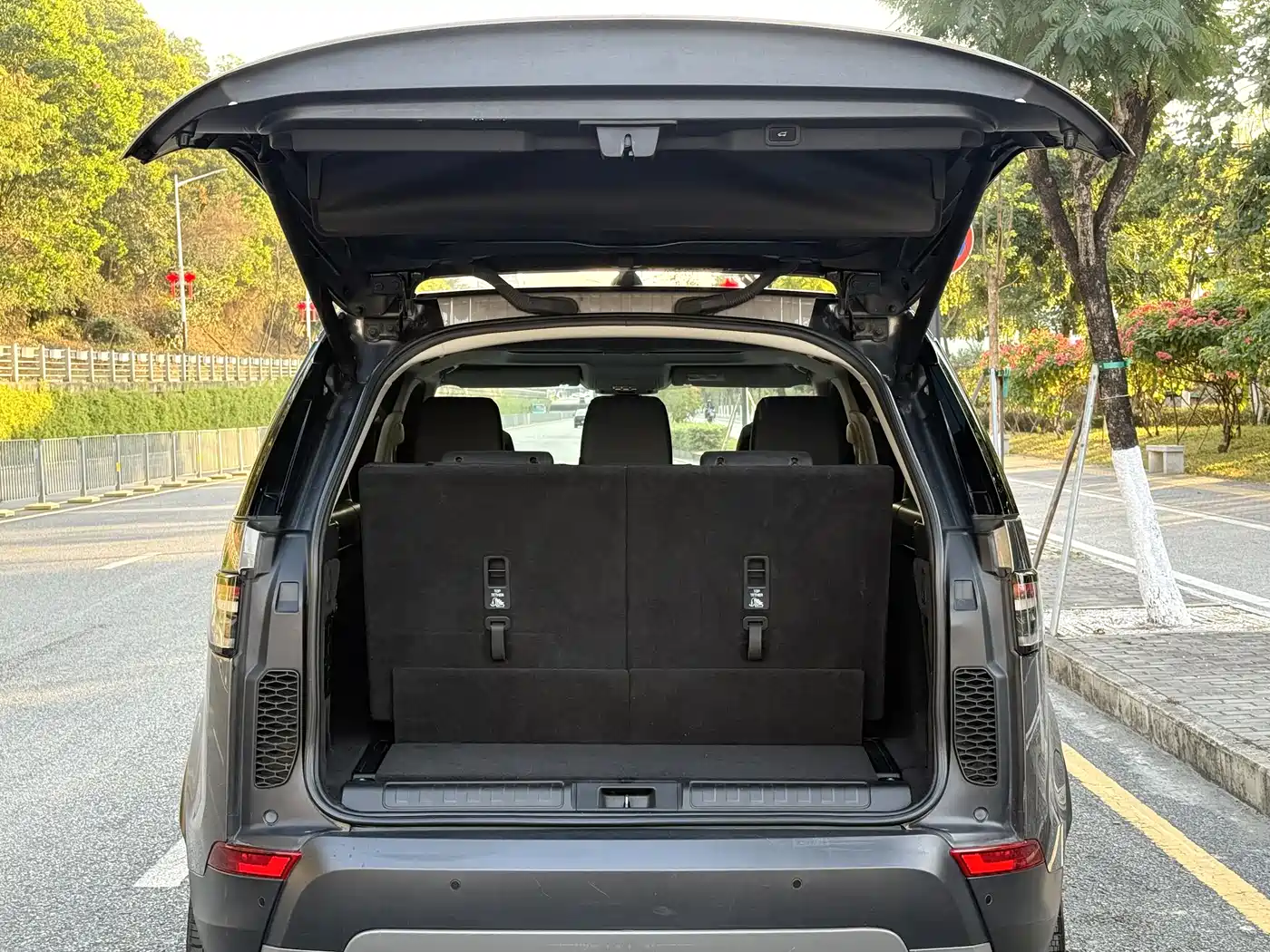 Land Rover Discovery 2017 3.0 SC V6 SE фото 8
