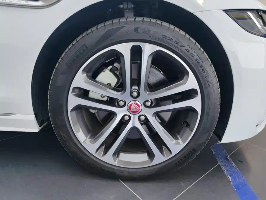 Jaguar XEL 2024 2024 Model 2.0T 250PS R-DYNAMIC S Progressive Sport Edition