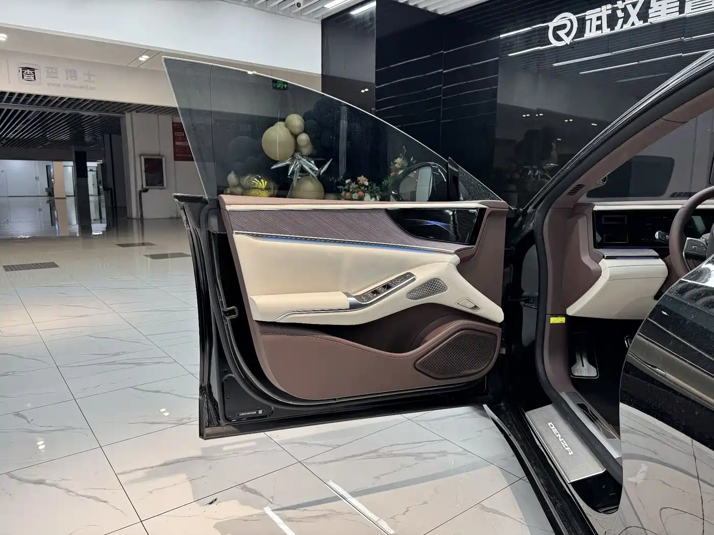 Denza Z9GT 2024 Model 1100 AWD Max Edition фото 10