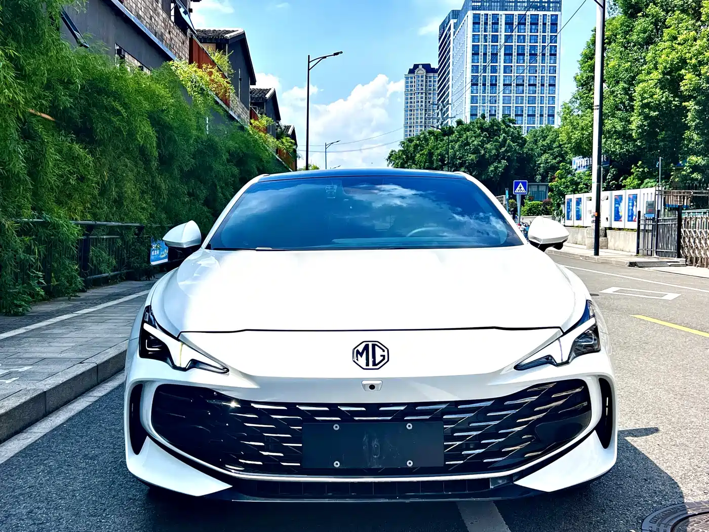 Photo 2 - MG MG7