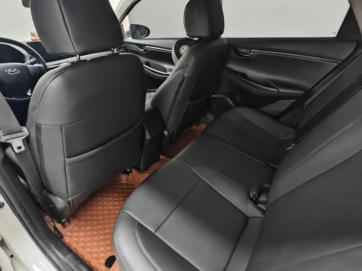 Hyundai Elantra 2020 1.6L Auto GL Pleasing Edition фото 9