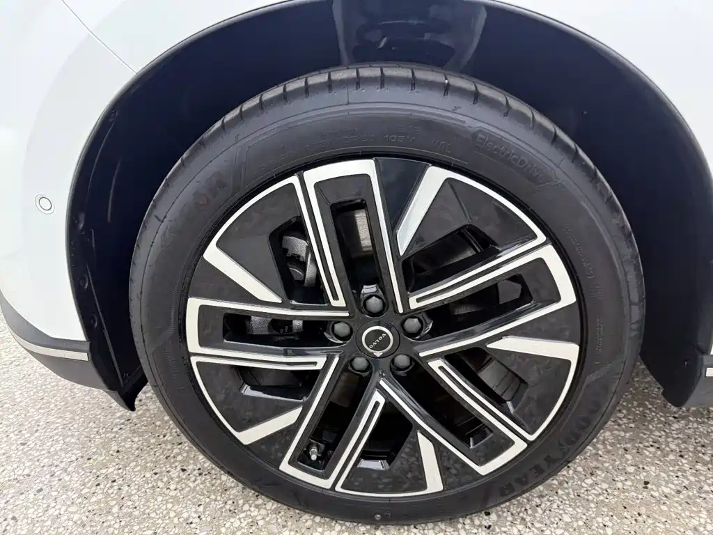 Volvo XC70 Plug-in Hybrid 2026 2026 4WD Ultra Long Range Plus