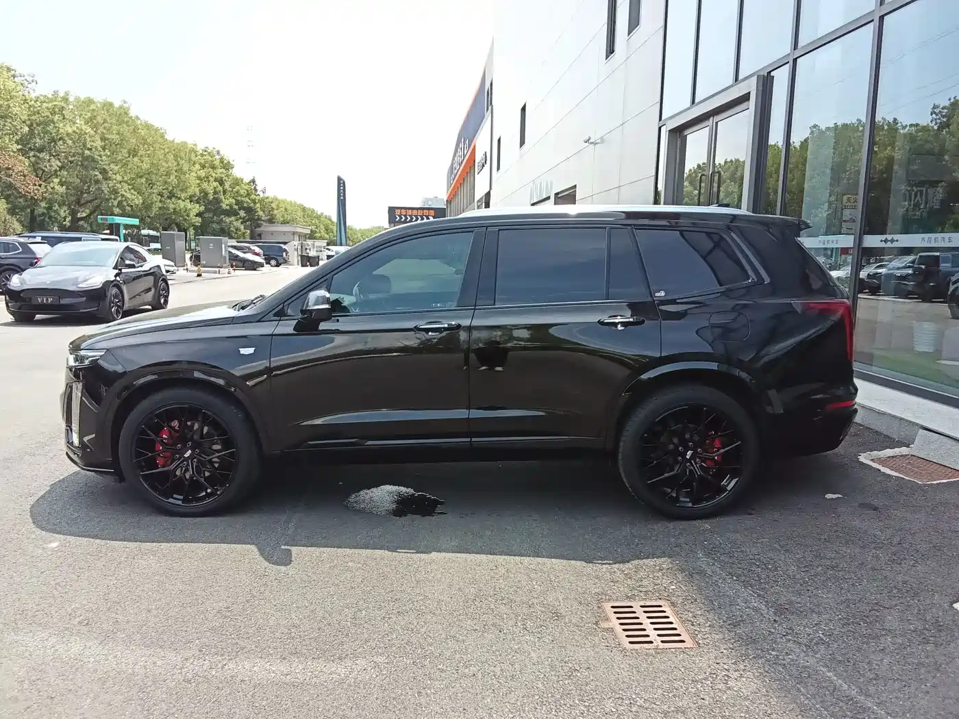 Фото 3 - Cadillac XT6