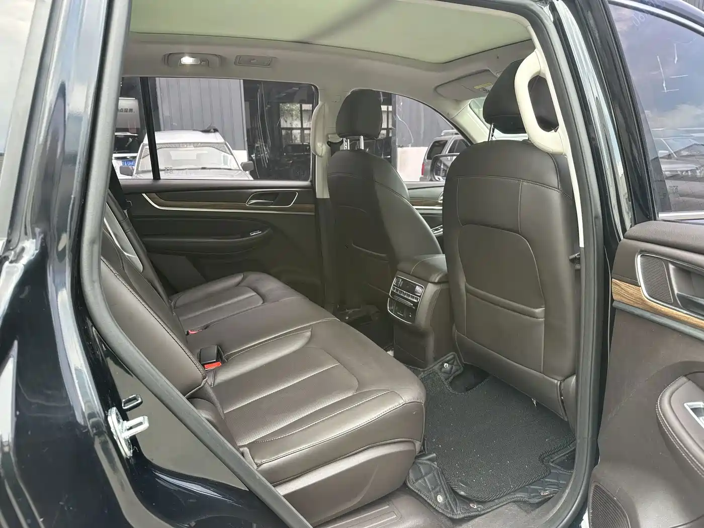 Roewe RX8 2018 2018 30T Smart Internet AWD Flagship Edition