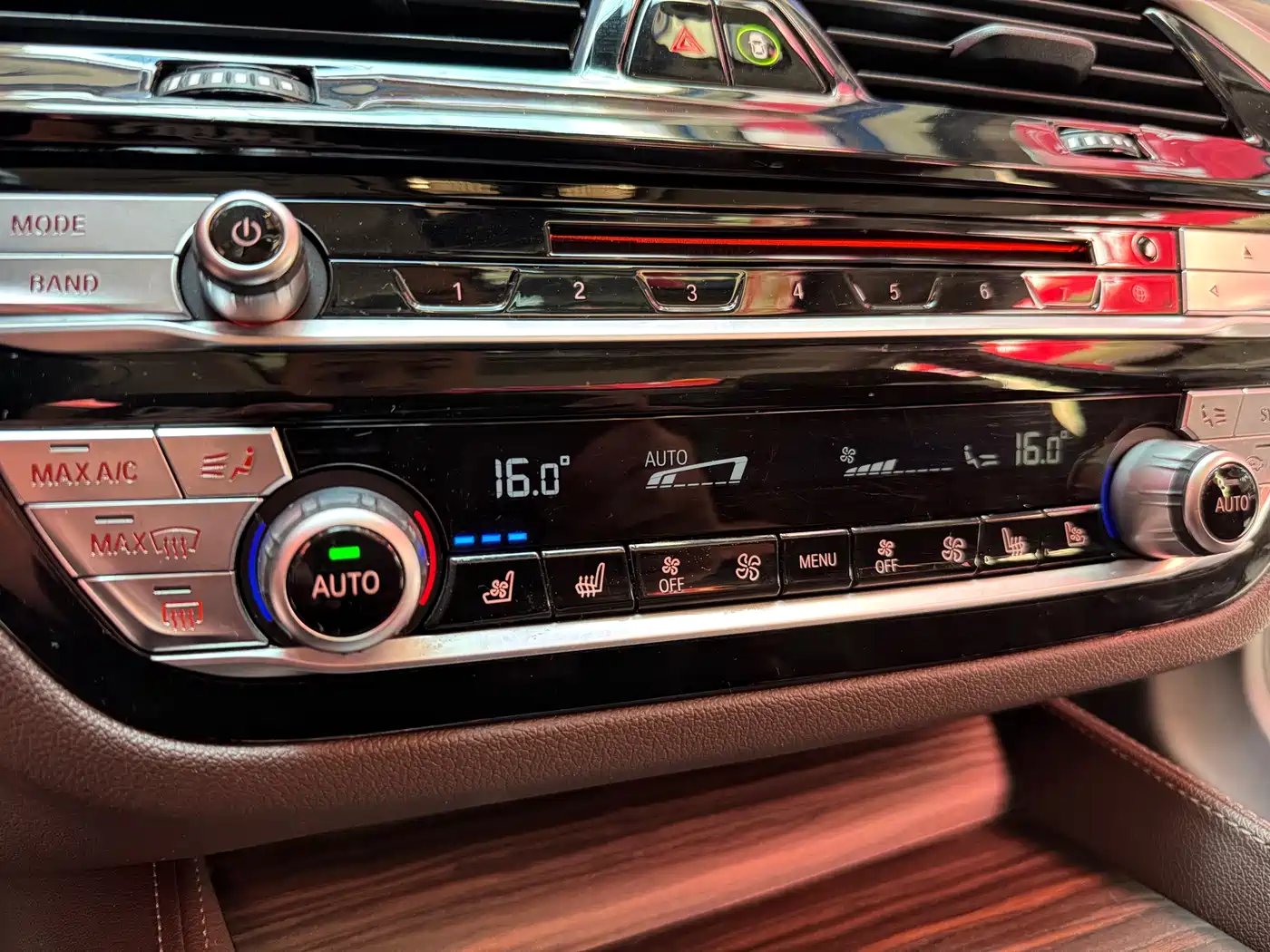 BMW 5 Series New Energy 2019 530Le Luxury Package фото 8