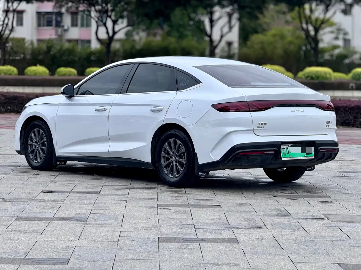 BYD QIN L