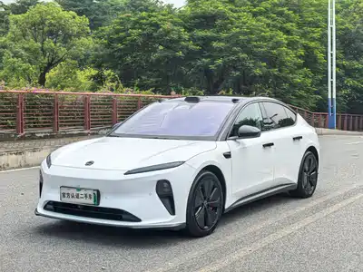 NIO ET5