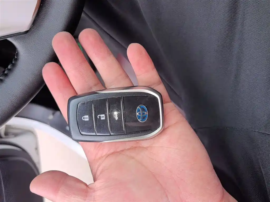 Toyota Corolla 2018 Hybrid 1.8L E-CVT Smart Edition фото 9