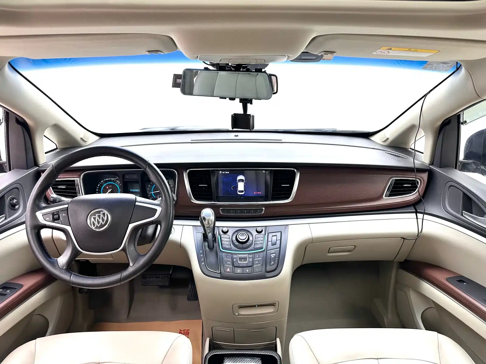 Фото 8 - Buick GL8