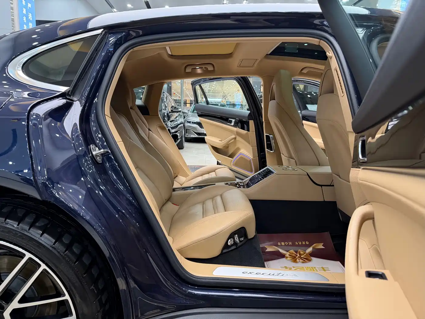 Porsche Panamera 2017 Panamera Executive Long Wheelbase 3.0T фото 10