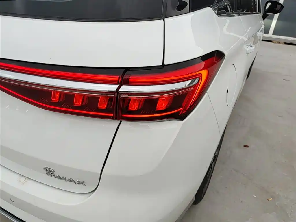 BYD Song MAX New Energy 2022 DM-i 105KM Executive Edition фото 24
