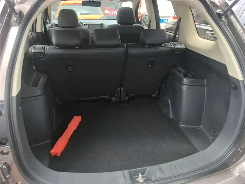 Mitsubishi Outlander 2018 2.0L 2WD Glory Edition 5-seater фото 19