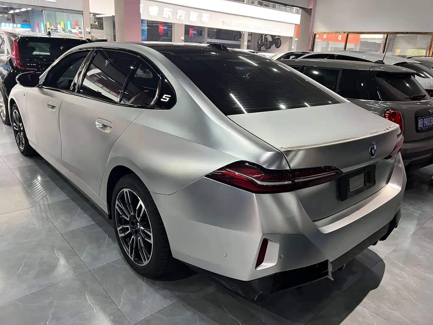 BMW 5 Series 2024 530Li Leading M Sport Package фото 19