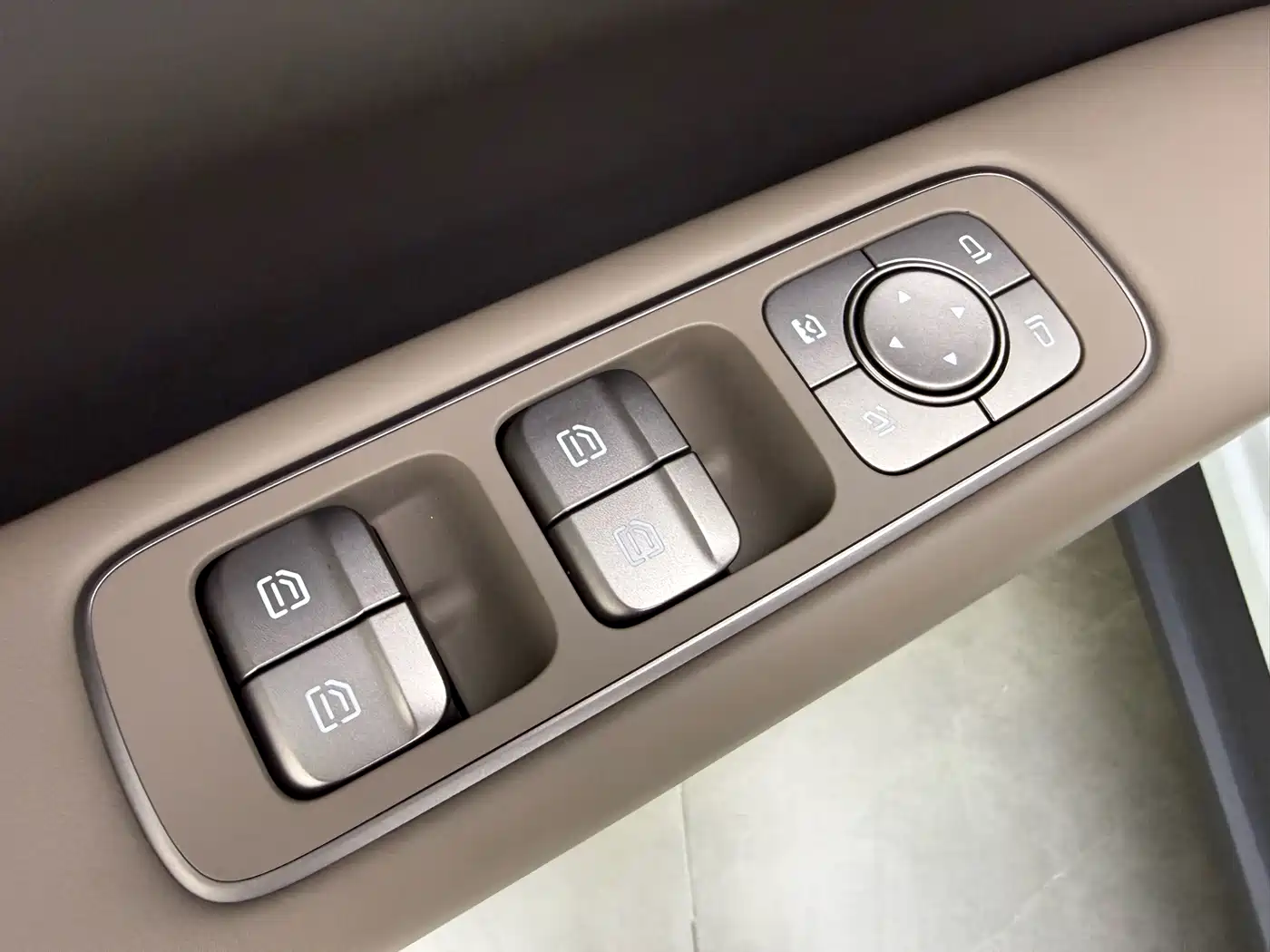 Li Auto i6 2026 2025 2WD Base Model