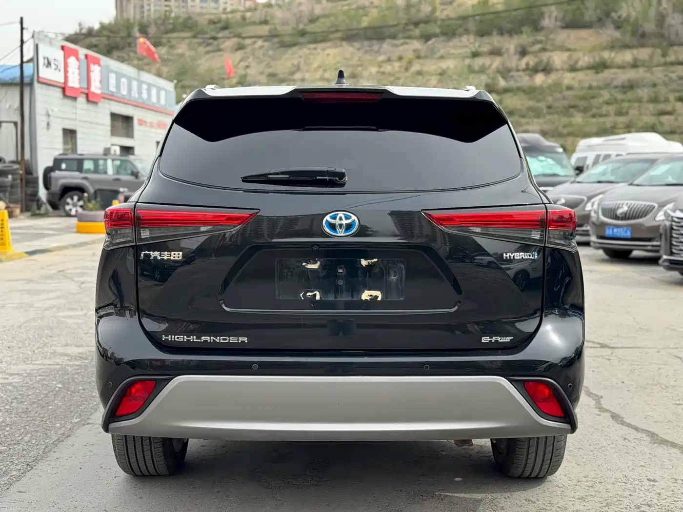 Toyota Highlander 2024 2.5L Smart Hybrid 4WD Premium 7-seater фото 8