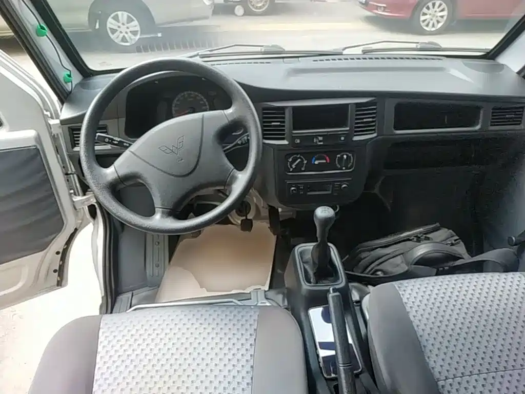 Wuling Motors Wuling Zhiguang 2024 2023 1.5L Utility 5/7-seater
