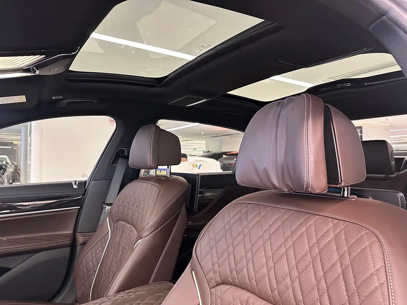 BMW 7 Series 2019 740Li Exclusive M Sport Package фото 11