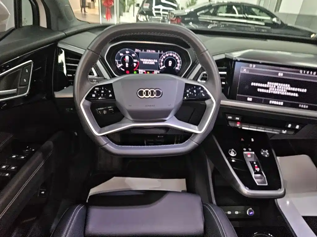 Audi Q4 e-tron 2025 2024 40 e-tron Pioneer Edition