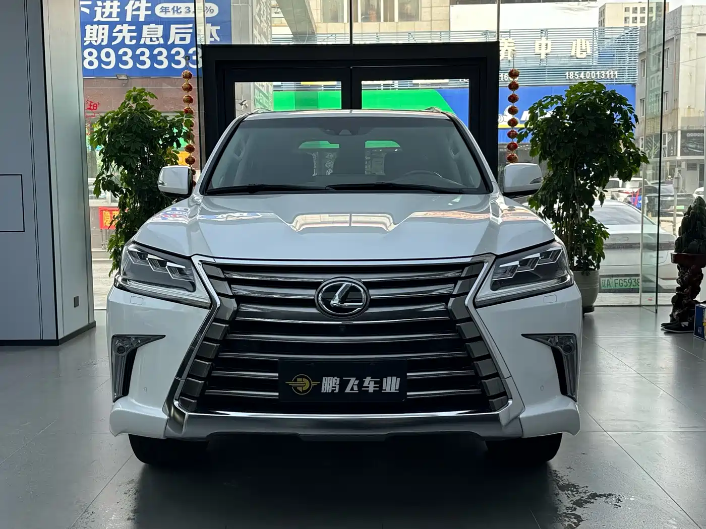 Lexus LX 2017 570 Prestige Luxury фото 2