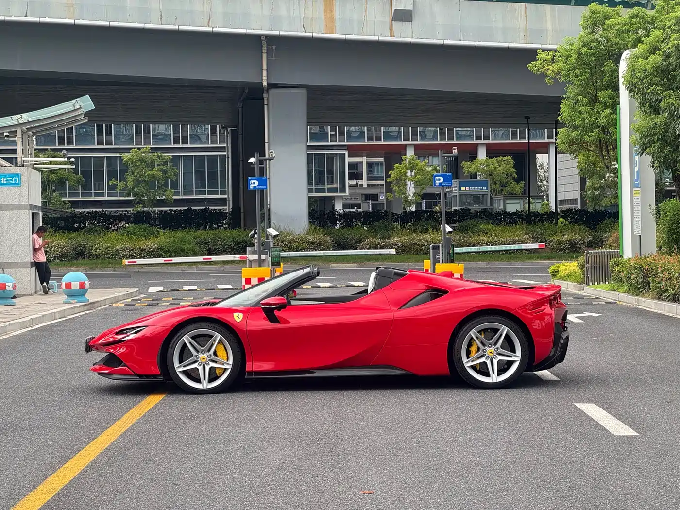 Ferrari SF90 2025 2021 3.9T V8 Spider