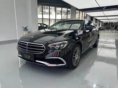 Mercedes-Benz E