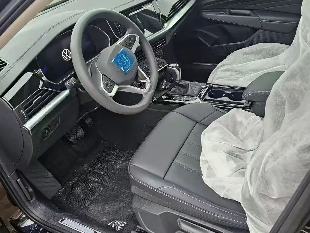 VOLKSWAGEN PASSAT NEW ENERGY