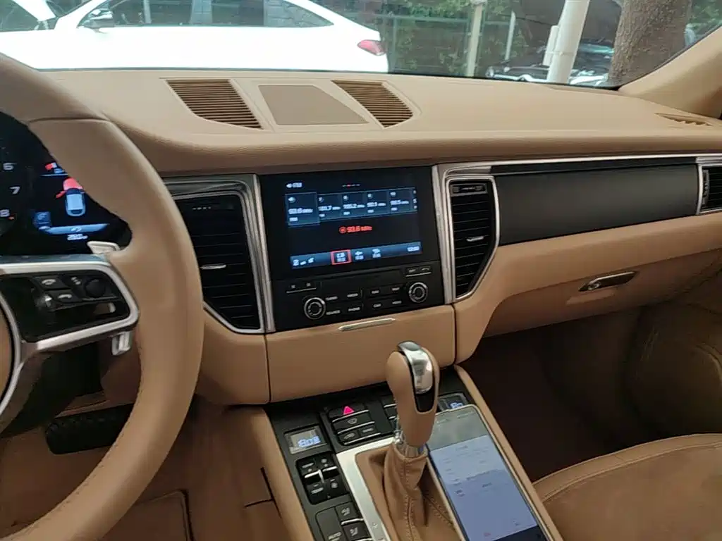 Porsche Macan 2017 Macan 2.0T фото 13