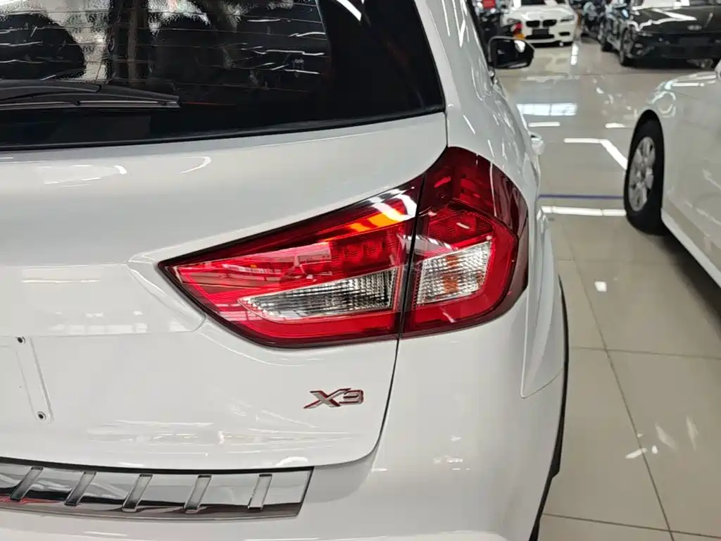 Geely Vision X3 2017 2017 1.5L Automatic Premium