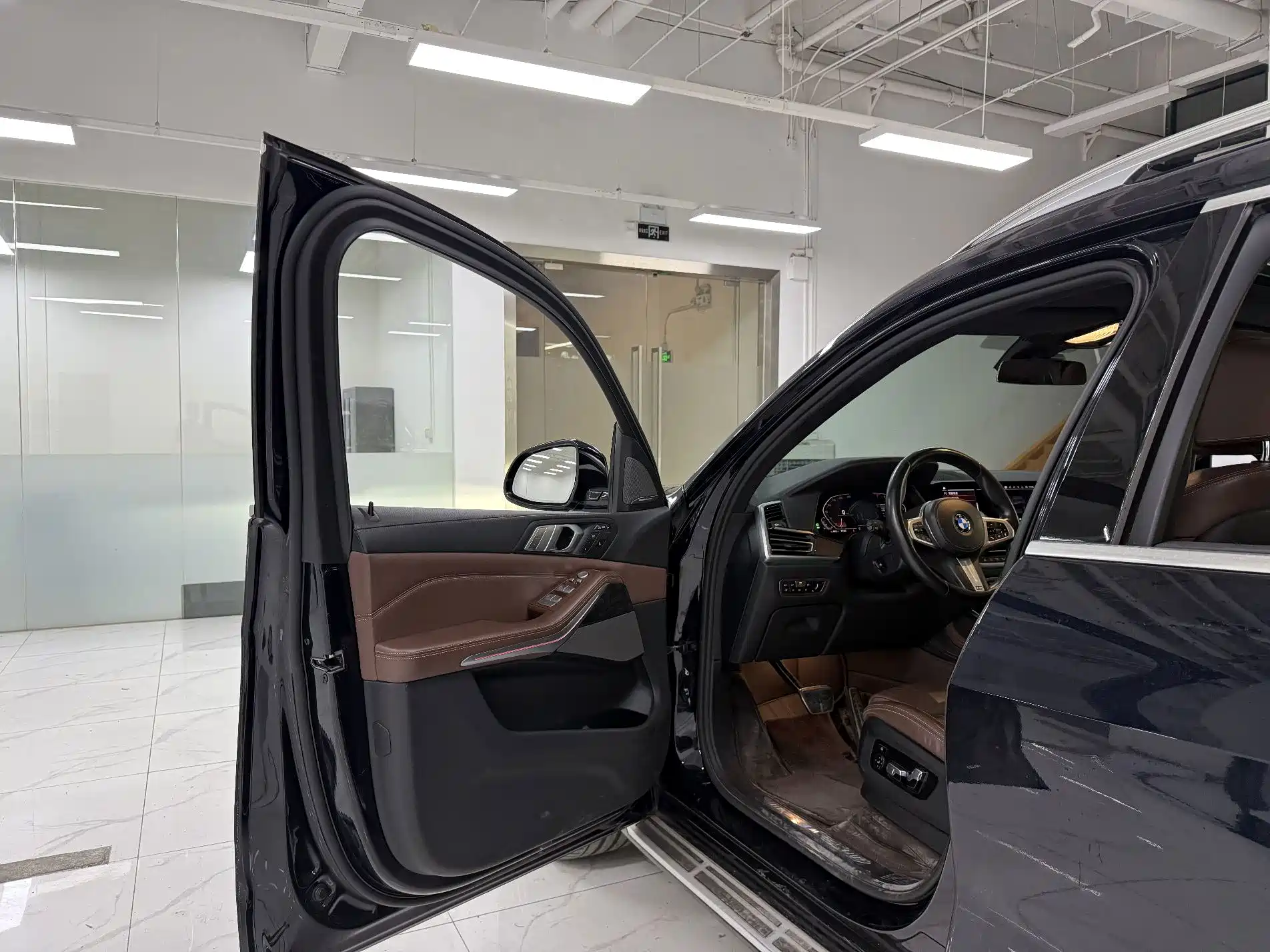 Photo 8 - BMW X7