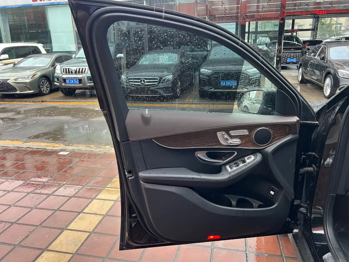 Mercedes-Benz GLC 2022 Facelift GLC 260 L 4MATIC Luxury Model фото 9
