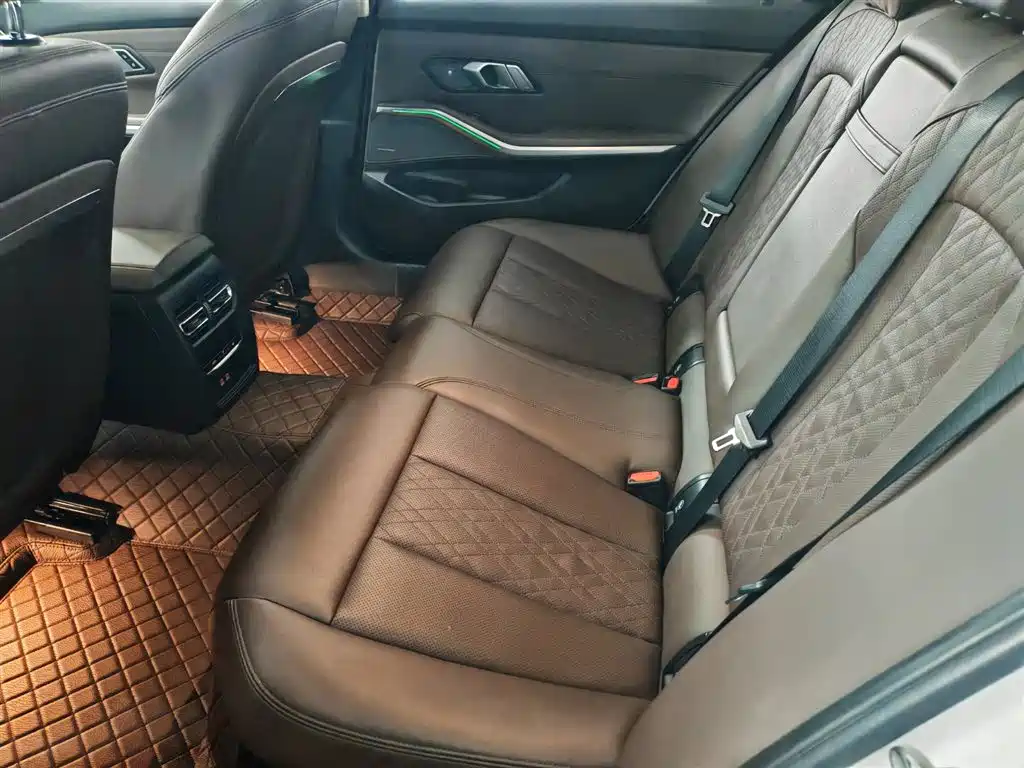 BMW 3 Series 2023 325Li M Sport Black Night Package фото 23