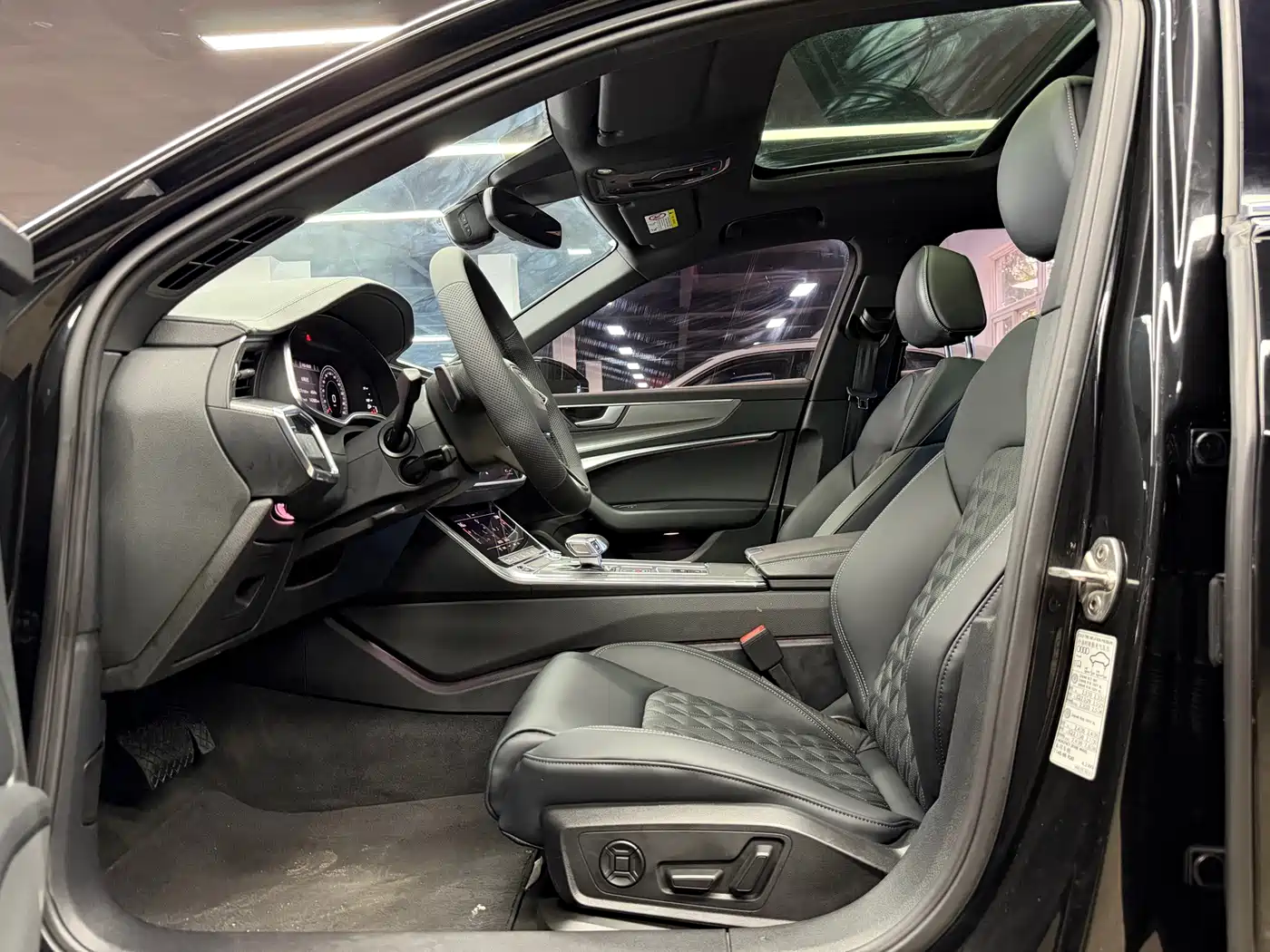 Фото 4 - Audi A6L