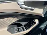Фото 14 - Audi A6L