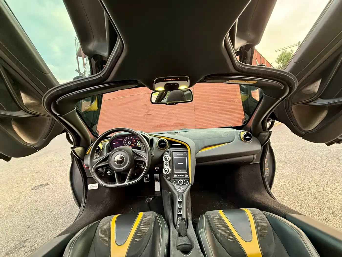 McLaren 720S 2019 4.0T Coupe фото 13