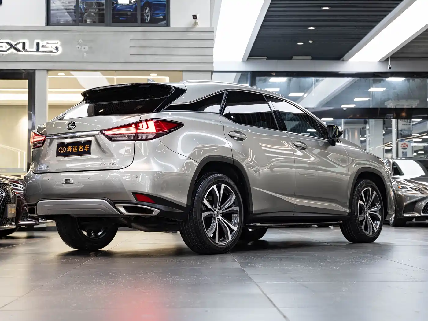 Lexus RX 2020 Facelift 300 AWD Elegance Edition фото 3