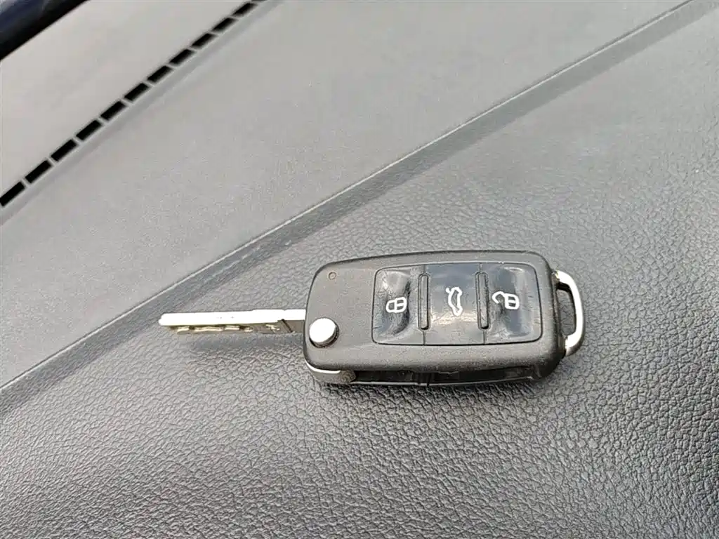 Volkswagen Jetta 2013 1.6L Automatic Comfort фото 9