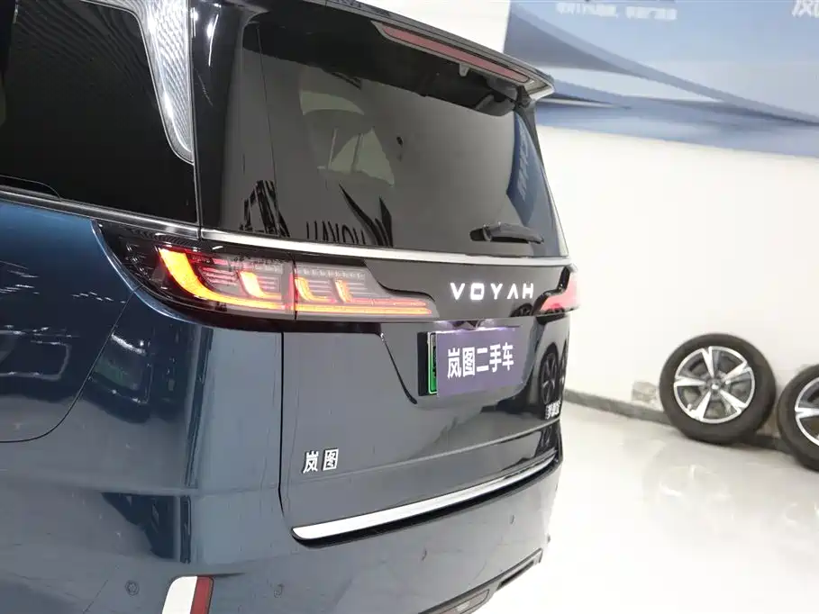 Voyah Auto Voyah Dreamer 2025 Model PHEV 4WD Premium QianKun Edition фото 25