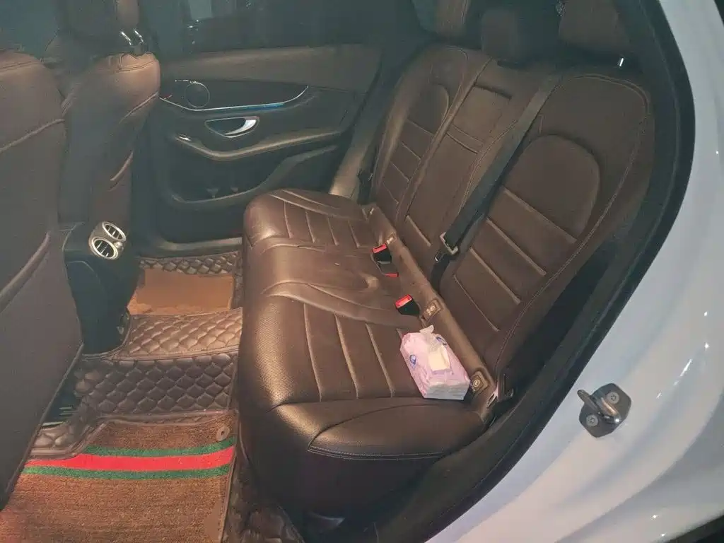 Photo 18 - Mercedes-Benz GLC